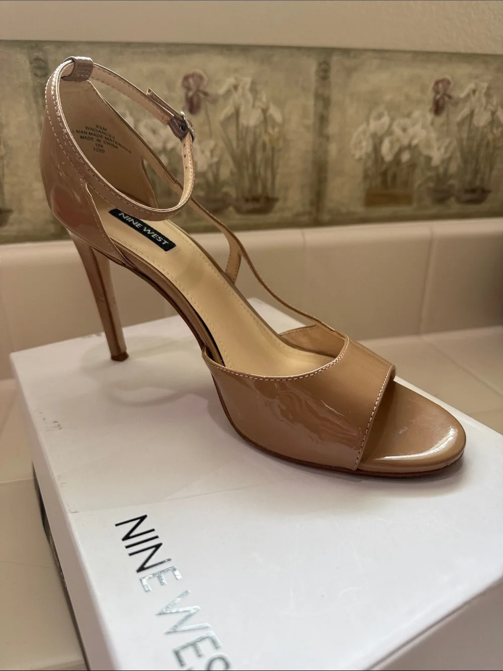 Nine West - Picture 6 of 8